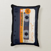 レトロAudiotape 50歳パーソナライズされた誕生日AP2 アクセントクッション (裏面(縦))