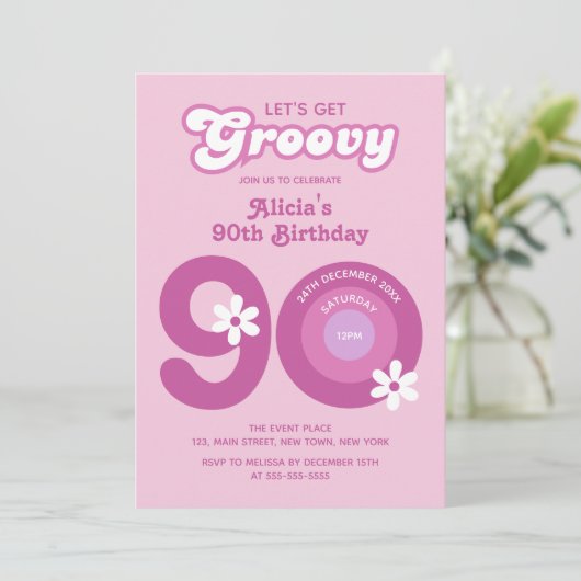 レトロGroovyデイジーはっきりしたピンク90誕生日 招待状 (スタンド正面)