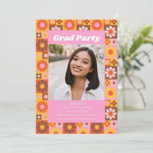 レトロGroovyフローラピンク卒業パーティーの写真 招待状 (スタンド正面)