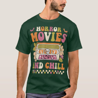 レトロGroovyホラー映画とChill Hippie Hallow Tシャツ