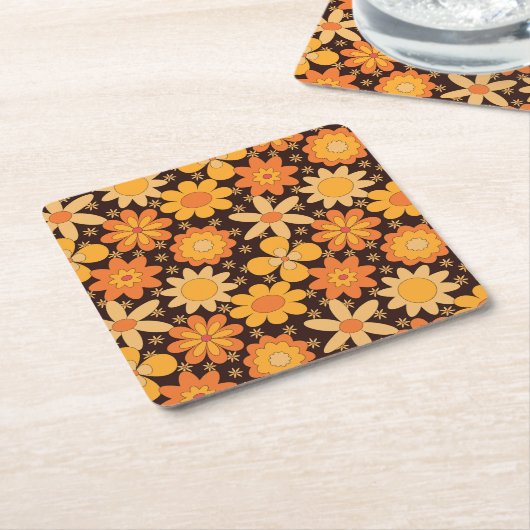 レトロGroovy花柄イエローとオレンジ スクエアペーパーコースター (アングル)