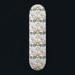 レトロGroovy 60s 70sフローラスケートボード スケートボード<br><div class="desc">このレトロなフローラスケートボードのデザインで古いインスパイア学校に戻る。</div>