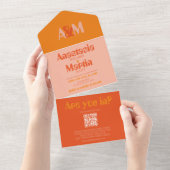 レトロGroovy 70sオレンジはっきりした色QR結婚s オールインワン招待状 (貼ってはがせる)