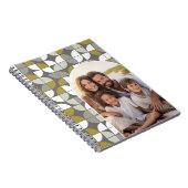 レトロMCMパターン – アーチ写真 – トープ金ゴールド ノートブック (右側)