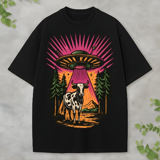 レトロUFO牛エイリアン森シーン面白いSF Tシャツ
