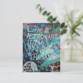 レノン・ウォール、愛は宇宙飛行士のグラフィティのようなものだ ポストカード (スタンド正面)