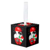 レバノン国旗と少女の顔の地図 キューブオーナメント (正面アングル)