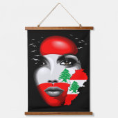 レバノン国旗と少女の顔の地図 吊り下げ型タペストリー (正面)