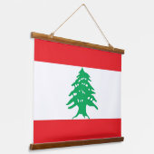 レバノン国旗を掲げたウォールタペストリー 吊り下げ型タペストリー (傾斜あり)