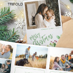 レビューの年の写真数々の緑メリークリスマス 三つ折りクリスマスカード<br><div class="desc">グリーンリーのベリーモダンの葉メリークリスマスグリーンのブラシ付きスクリプト家族の年レビュー9フォトコラージュのギャラリー3倍のホリデーカーカスタムドとあなたの文字パーソナライズされた。</div>