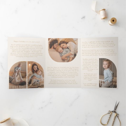 レビューモダンファミリの更新に含まれるCream Arch Year 三つ折りクリスマスカード (内部)
