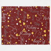 レプリケートされた名前のイニシャルと金ゴールドハートの濃い赤 フリースブランケット (正面(横))