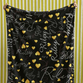 レプリケートされた名前のイニシャルと金ゴールドハートの黒 フリースブランケット
