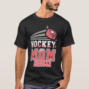 レベッカ・ホッケーママとパックの女性 Tシャツ