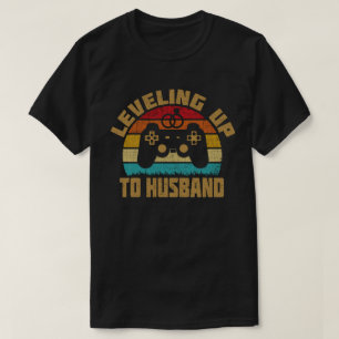 レベリングを夫の新郎に合わせるビデオゲーム Tシャツ