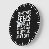 レベルアップしやめない – 成功やる気を起こさせる ラージ壁時計 (傾斜)