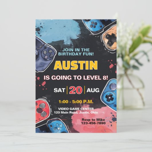 レベルアップゲーマー任意の年齢の少年や女の子の誕生日 招待状 (スタンド正面)