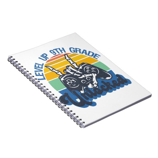 レベルアップ9級のロック解除済みゲーム新学期 ノートブック (右側)