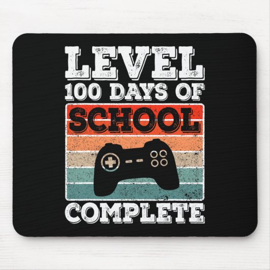 レベル100日の学校全体ゲーマー少年のビデオ マウスパッド (正面)