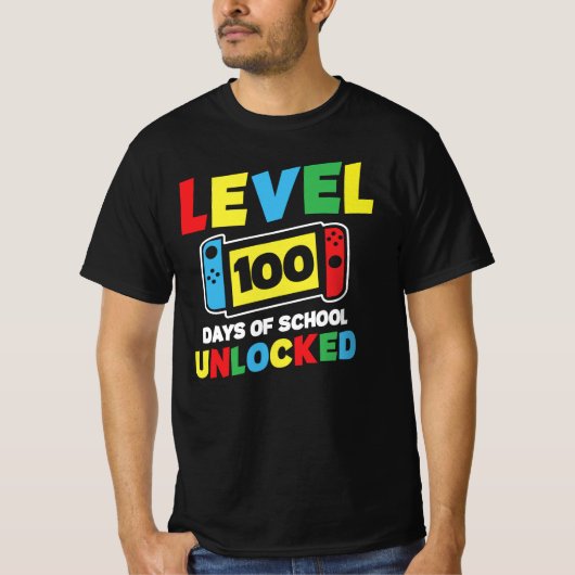 レベル100 学校に行った日数がアンロック Tシャツ (正面)