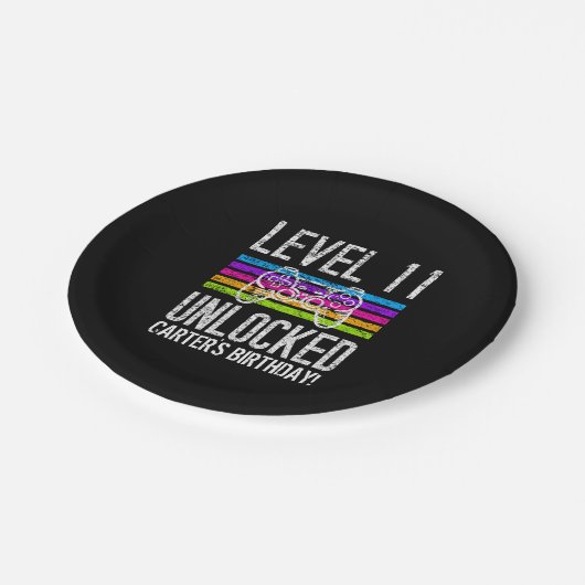 レベル11のロック解除された11番目の誕生日パーソナライズされた紙 ペーパープレート (アングル)