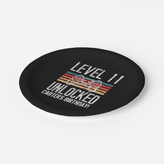 レベル11のロック解除された11誕生日 パーソナライズされた ペーパープレート (アングル)