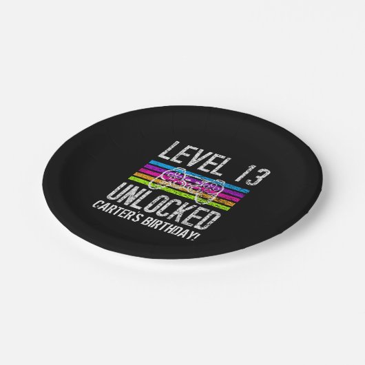 レベル13のロック解除された13番目の誕生日パーソナライズされた紙 ペーパープレート (アングル)