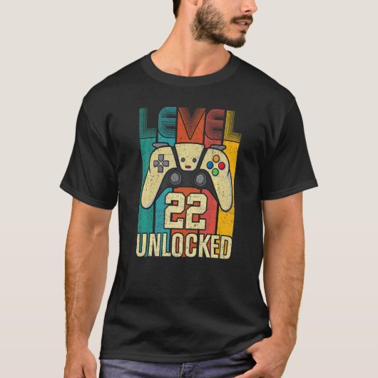 レベル22ロック解除されたビデオゲーマー22誕生日 Tシャツ (正面)