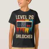 レベル26アンロック済みビデオゲームコントローラーの誕生日M Tシャツ (正面)