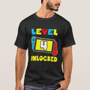レベル4のロックが解除された第4回誕生日ビデオゲーム4年 Tシャツ