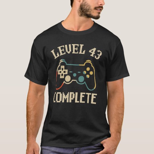 レベル43完全43番目の誕生日ビデオゲーマー Tシャツ (正面)