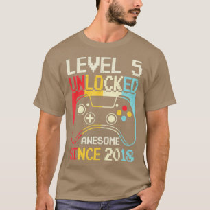 レベル5ロック解除されたビデオゲーム5th誕生日ゲーマーボーイ tシャツ