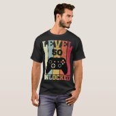 レベル50アンロック おもしろビデオゲーマー 50歳の誕生日 Tシャツ (正面フル)