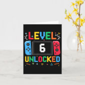 レベル6ロック解除された誕生日ビデオゲーマー6誕生日 カード (黄色い花)