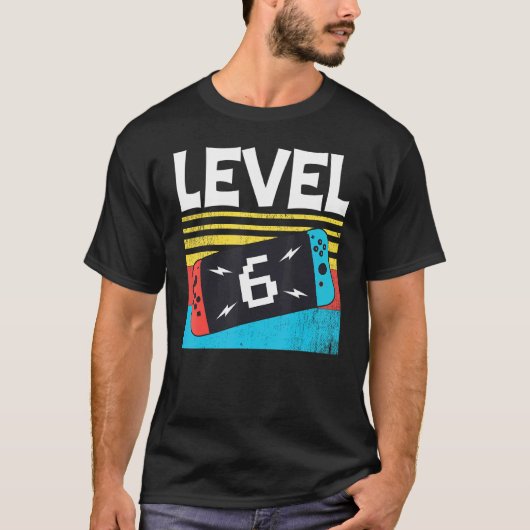 レベル6誕生日少年6歳ビデオゲーム6 U Tシャツ (正面)