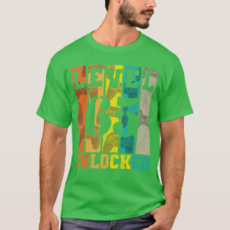 レベル65アンロック 65歳の誕生日 ゲーム ゲーマー 男子 Tシャツ