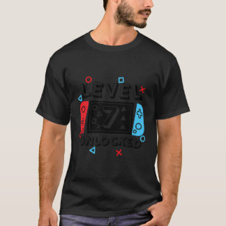 レベル7番目のアンロックされた8日7年Bday息子ボーイゲーマー7Y Tシャツ