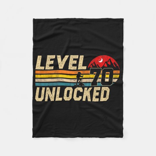 レベル70ロック解除ヴィンテージ70歳ハイカー70位 フリースブランケット (正面)
