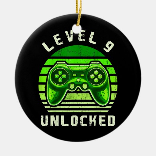 レベル9のロック解除されたビデオゲーム第9誕生日ゲーマー セラミックオーナメント (正面)