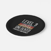 レベル9のロック解除された9番目の誕生日 ペーパープレート (アングル)
