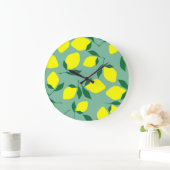 レモシンプルン、緑の背景プリント。 ラージ壁時計 (ホーム)