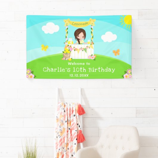 レモネードブラウンヘアガール誕生日ウェルカム 横断幕 (インサイチュ)