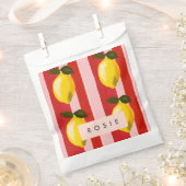 レモパーソナライズされたンストライプパタンイエローレモン フェイバーバッグ (クリップ留めされた状態)