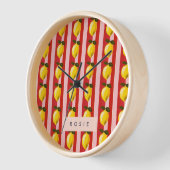 レモパーソナライズされたンストライプパタンイエローレモン 壁時計 (傾斜)