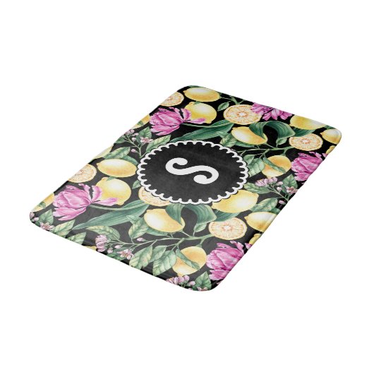 レモンとチューリップの花の模様 | シトラスモノグラム バスマット (アングル)