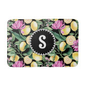 レモンとチューリップの花の模様 | シトラスモノグラム バスマット (正面)