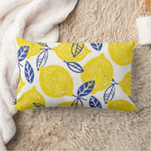 レモンとブルーのプリントスローpllow lumbar枕 ランバークッション (ブランケット)