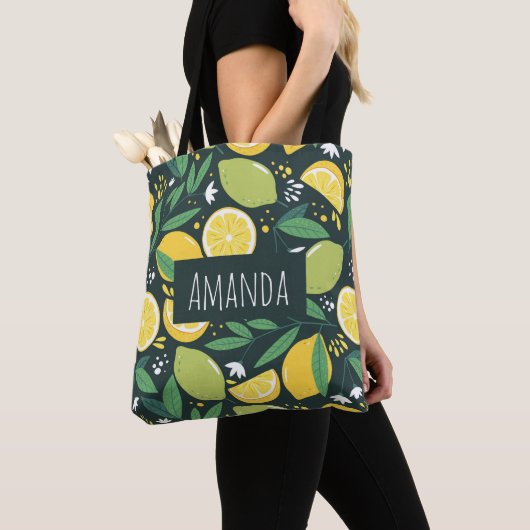 レモンとライムのフルーツの柄を緑と黄色に トートバッグ (クローズアップ)