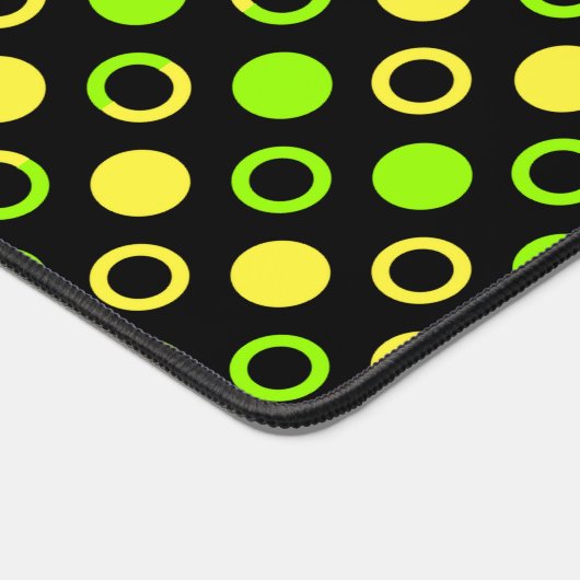 レモンとライムのリングや輪と水玉模様by STaylor デスクマット (コーナー)