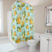 レモンとレモンを使った水彩葉パターン。シームルズ シャワーカーテン (インサイチュ)